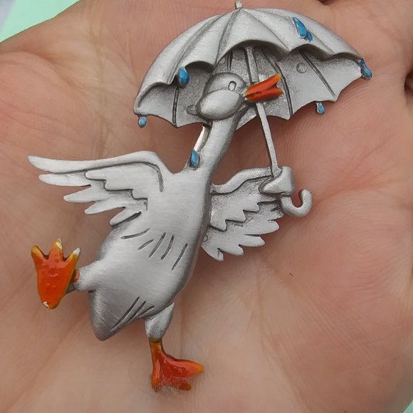Vintage JJ Jonette duck with an umbrella dancing in the rain  brooch playful - Picture 11 of 12